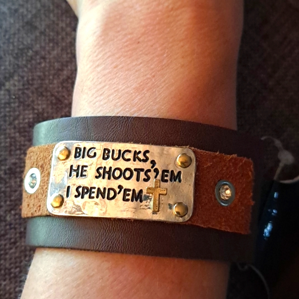 New!!! Leather Bracelet with Silver Engraved Plate